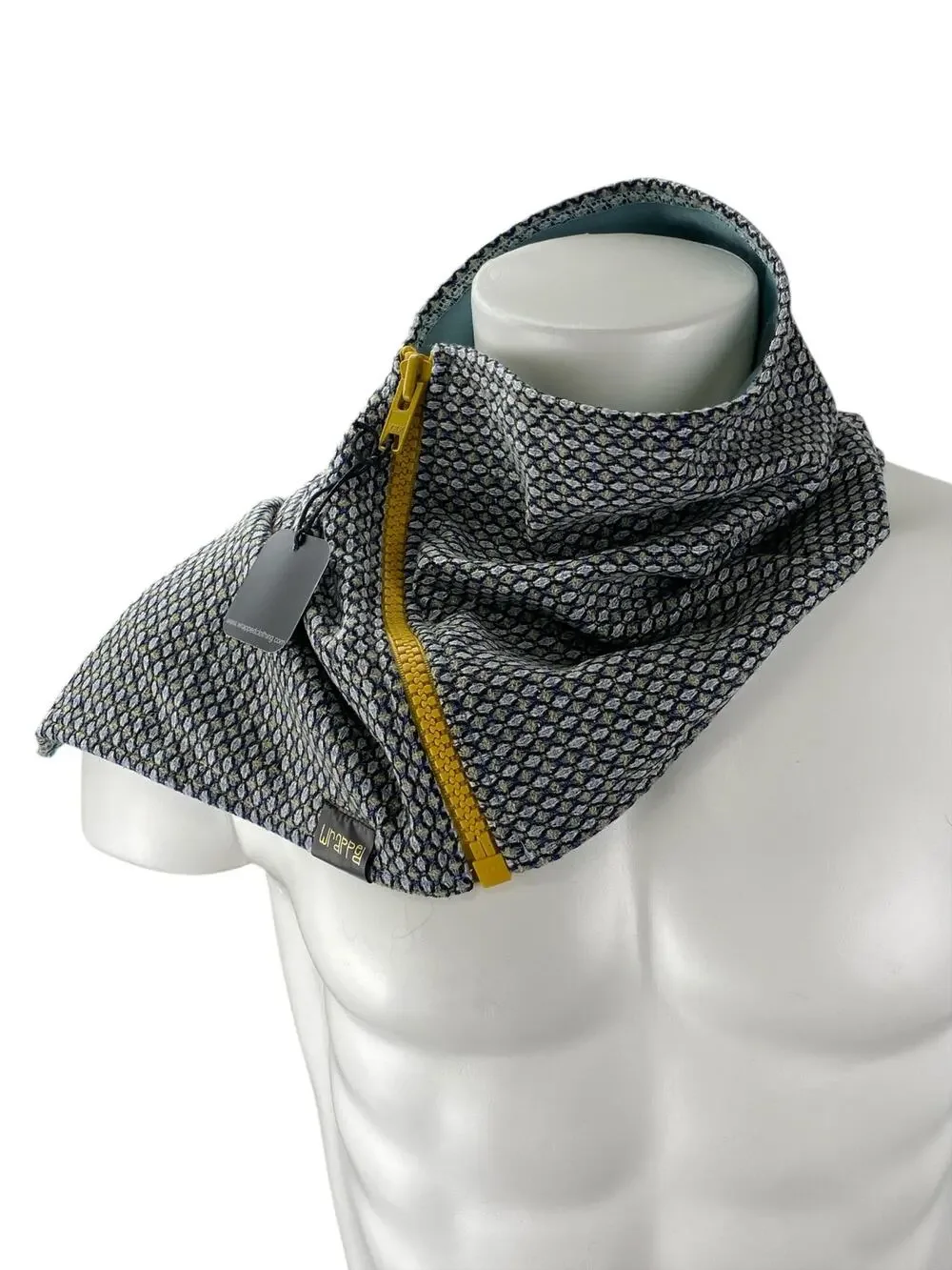 NEW Wrapped Mens Gray Textured Knit Zip Up Neckroll Triangle Wrap Scarf One Size